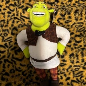 SHREK PLUSHIE💚NWT🍀